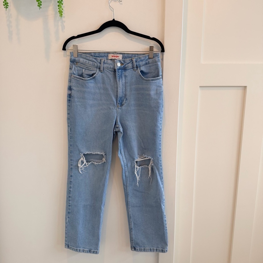 Wrangler High Rise True Straight Crop Distressed Light Wash Women's Denim Size 8